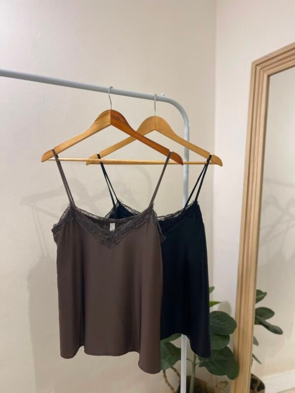 musculosa lencera kyla
