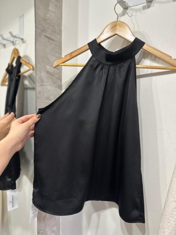 WhatsApp Image 2026-06-17 at 18.43.17 (1) Blusa Seda corte americano