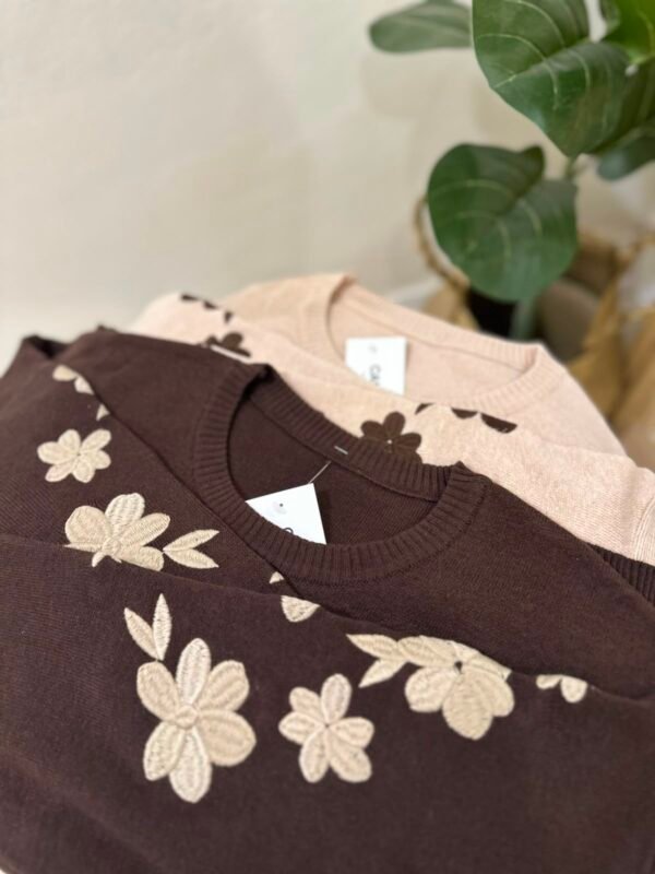Sweater manga bordada Flor