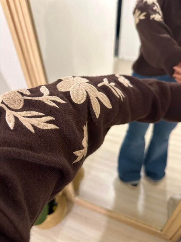 Sweater manga bordada Flor