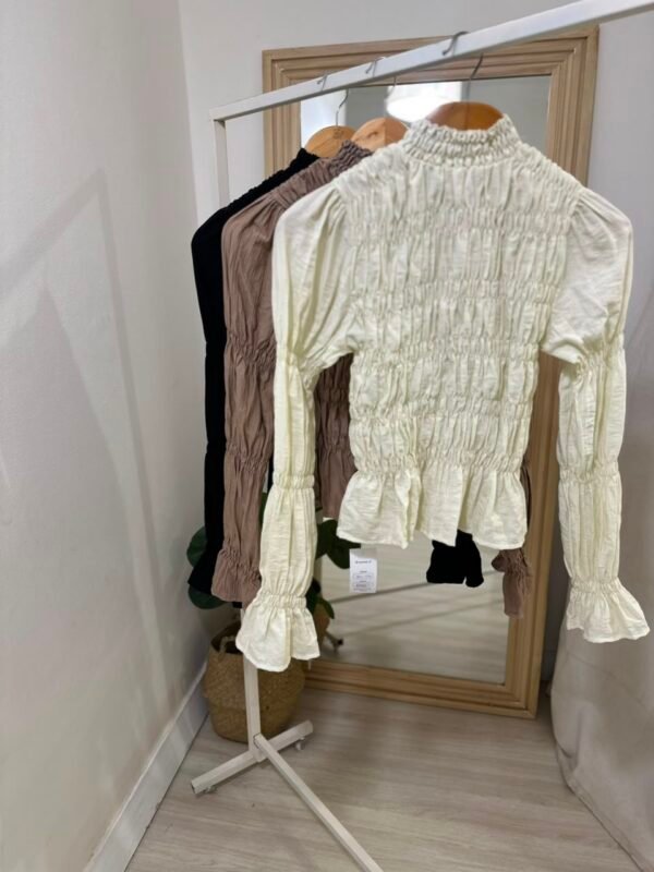 Blusa Chloe con cuello