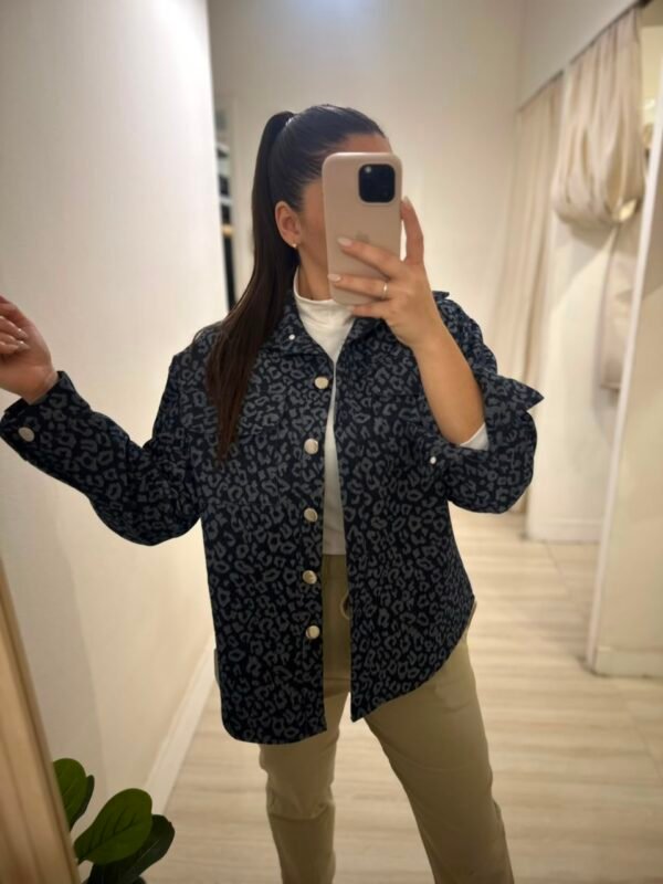 Camisaco animal print jeans