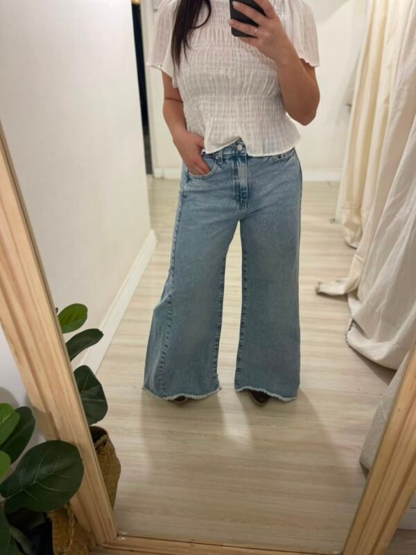 WhatsApp Image 2026-07-31 at 18.38.18 Jeans mega wide Celeste