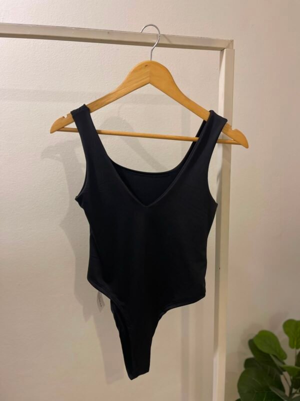 Body escote V