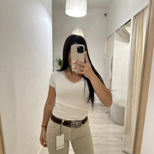 Reme puntilla cuello V